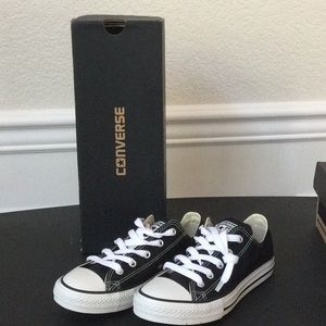 NIB Converse- All Star black white shoes, size 3 youth